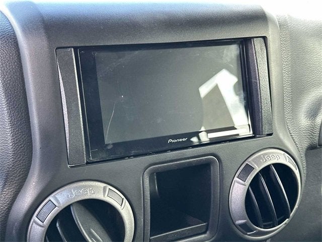 Jeep Wrangler Unlimited Sport 2017