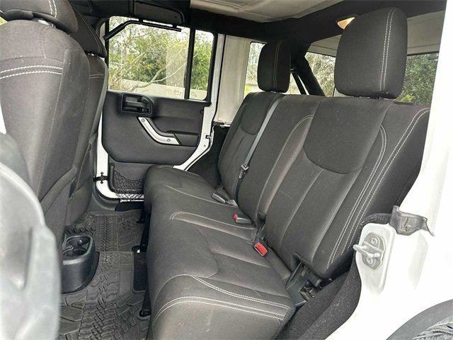 Jeep Wrangler Unlimited Sahara 2015