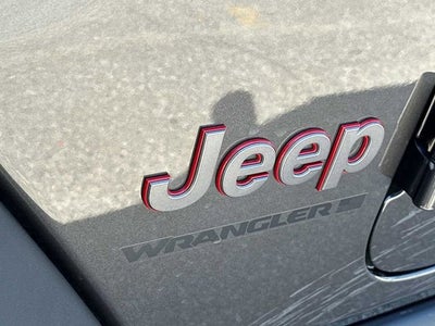 Jeep Wrangler Rubicon de 4 puertas y tracción 4x4, 2024