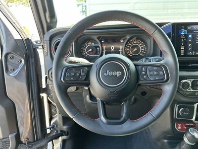 Jeep Wrangler Rubicon de 4 puertas y tracción 4x4, 2024