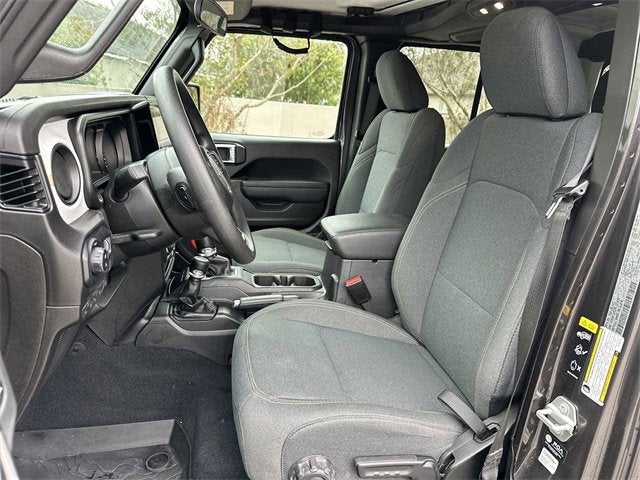 Jeep Gladiator Nighthawk 2024