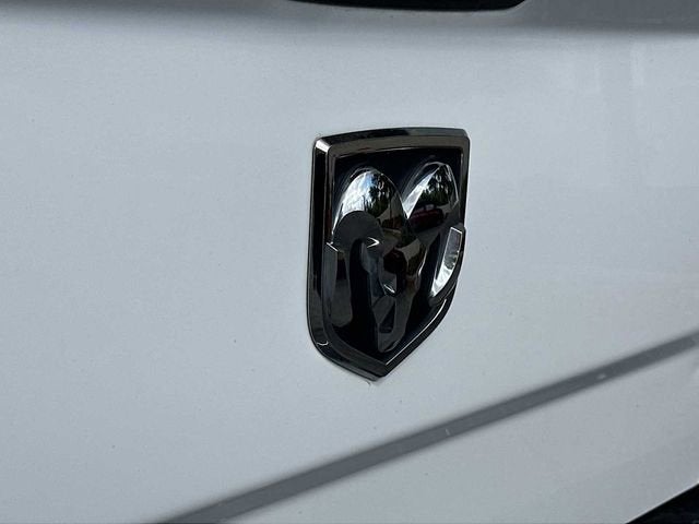 RAM 1500 Classic Big Horn de 2019, cabina doble, tracción 4x2, caja de 6'4"