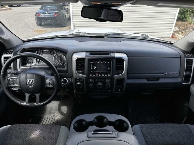 RAM 1500 Classic Big Horn de 2019, cabina doble, tracción 4x2, caja de 6'4"