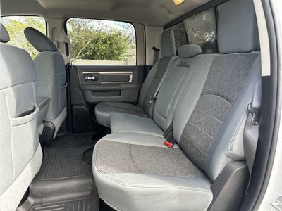 RAM 1500 Classic Big Horn de 2019, cabina doble, tracción 4x2, caja de 6'4"