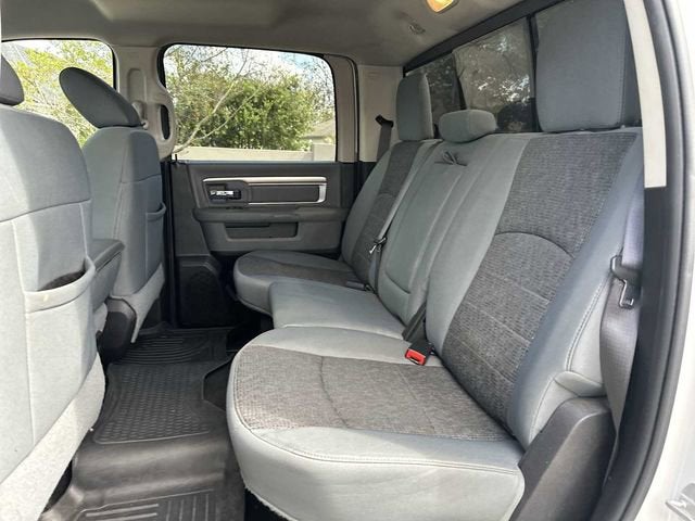 RAM 1500 Classic Big Horn de 2019, cabina doble, tracción 4x2, caja de 6'4"