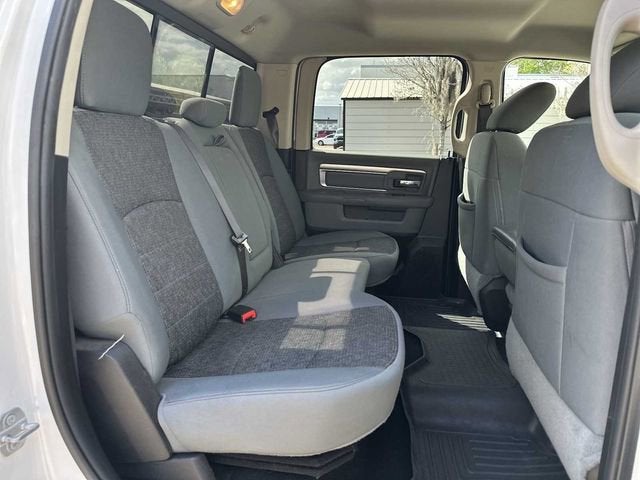 RAM 1500 Classic Big Horn de 2019, cabina doble, tracción 4x2, caja de 6'4"