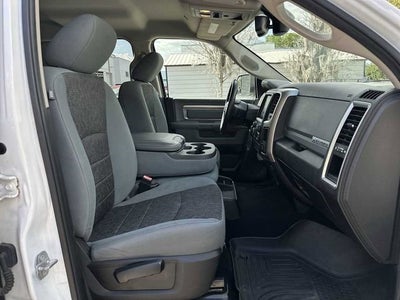 RAM 1500 Classic Big Horn de 2019, cabina doble, tracción 4x2, caja de 6'4"