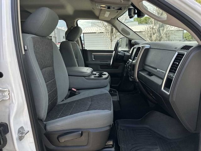 RAM 1500 Classic Big Horn de 2019, cabina doble, tracción 4x2, caja de 6'4"