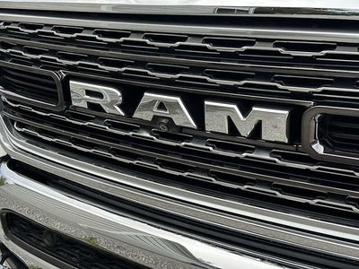 RAM 1500 Limited Crew Cab 4x2 de 2021 con caja de 5'7"