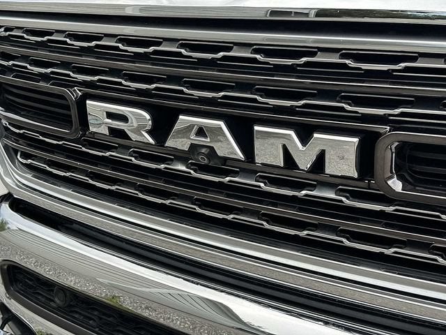 RAM 1500 Limited Crew Cab 4x2 de 2021 con caja de 5'7"