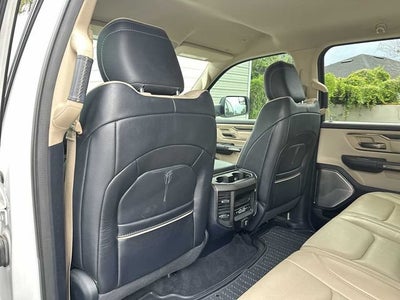 RAM 1500 Limited Crew Cab 4x2 de 2021 con caja de 5'7"