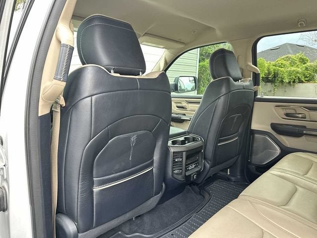 RAM 1500 Limited Crew Cab 4x2 de 2021 con caja de 5'7"
