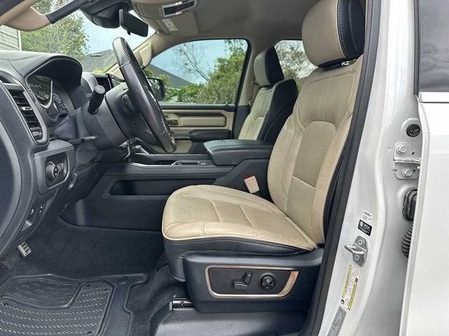 RAM 1500 Limited Crew Cab 4x2 de 2021 con caja de 5'7"