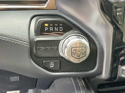 RAM 1500 Limited Crew Cab 4x2 de 2021 con caja de 5'7"