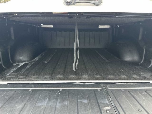 RAM 1500 Limited Crew Cab 4x2 de 2021 con caja de 5'7"