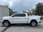 RAM 1500 Limited Crew Cab 4x2 de 2021 con caja de 5'7"
