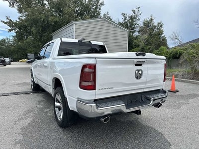 RAM 1500 Limited Crew Cab 4x2 de 2021 con caja de 5'7"