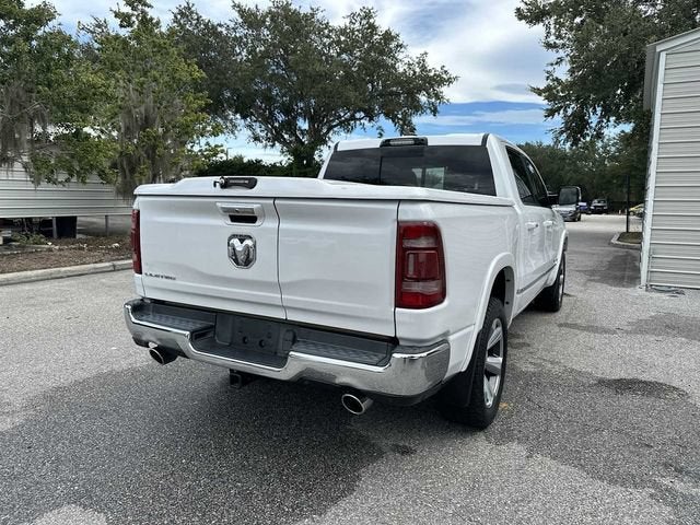 RAM 1500 Limited Crew Cab 4x2 de 2021 con caja de 5'7"
