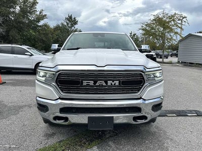RAM 1500 Limited Crew Cab 4x2 de 2021 con caja de 5'7"