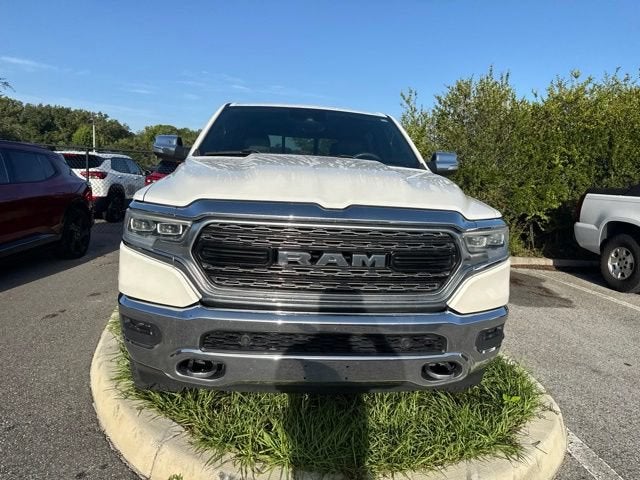 RAM 1500 Limited Crew Cab 4x4 de 2021 con caja de 5'7"