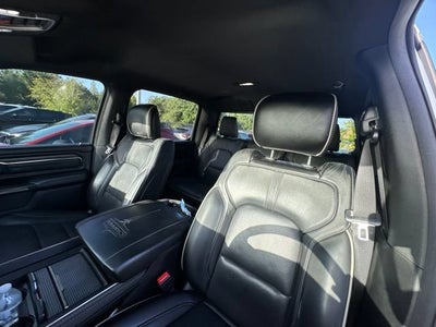 RAM 1500 Limited Crew Cab 4x4 de 2021 con caja de 5'7"