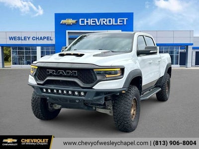 RAM 1500 TRX Crew Cab 4x4 de 2022 con caja de 5'7"