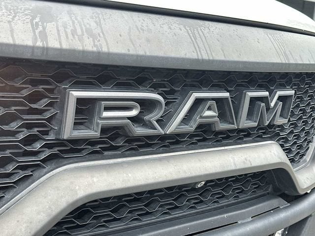 RAM 1500 TRX Crew Cab 4x4 de 2022 con caja de 5'7"