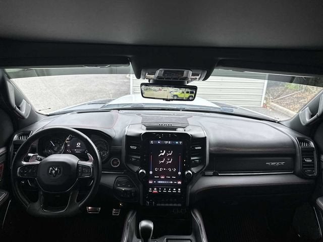 RAM 1500 TRX Crew Cab 4x4 de 2022 con caja de 5'7"