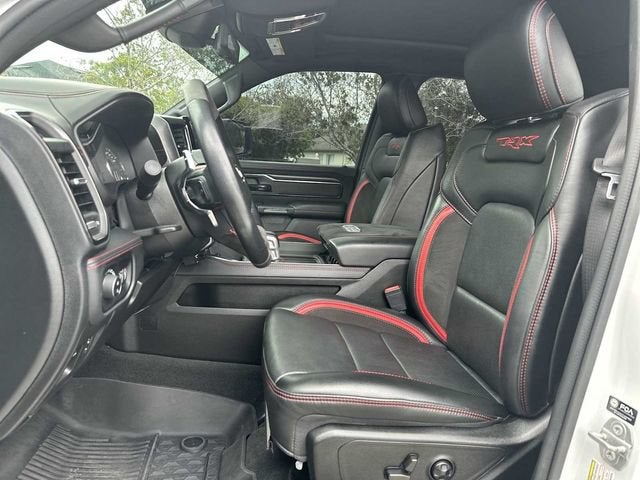 RAM 1500 TRX Crew Cab 4x4 de 2022 con caja de 5'7"