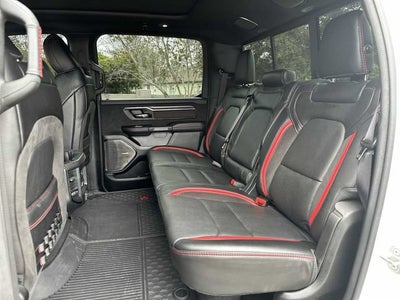RAM 1500 TRX Crew Cab 4x4 de 2022 con caja de 5'7"
