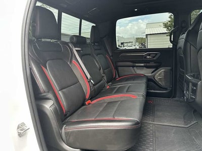 RAM 1500 TRX Crew Cab 4x4 de 2022 con caja de 5'7"