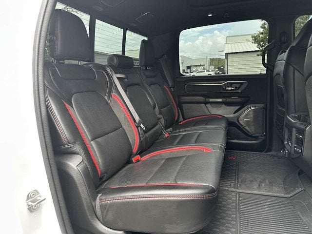 RAM 1500 TRX Crew Cab 4x4 de 2022 con caja de 5'7"