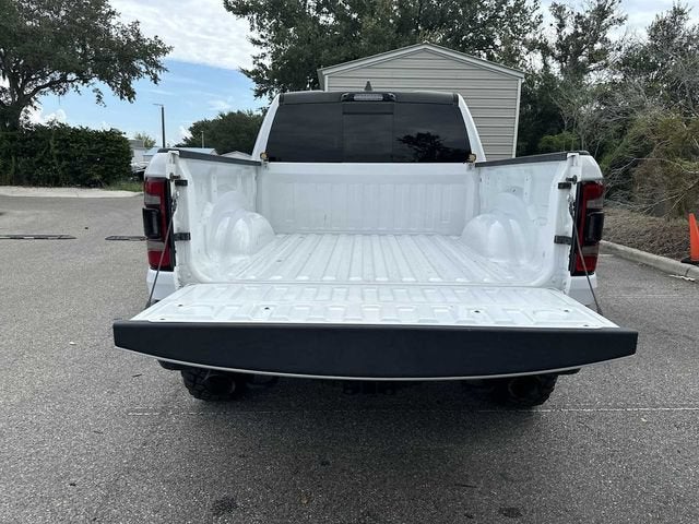 RAM 1500 TRX Crew Cab 4x4 de 2022 con caja de 5'7"