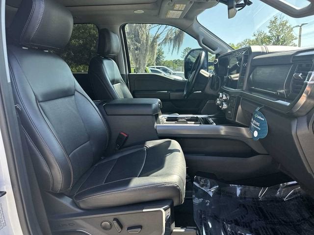 Ford F-250 LARIAT 2024