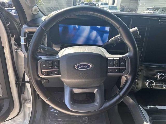 Ford F-250 LARIAT 2024