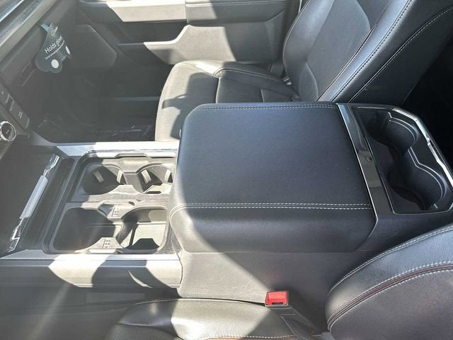 Ford F-250 LARIAT 2024
