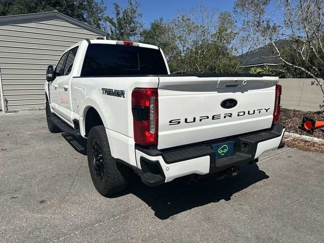 Ford F-250 LARIAT 2024