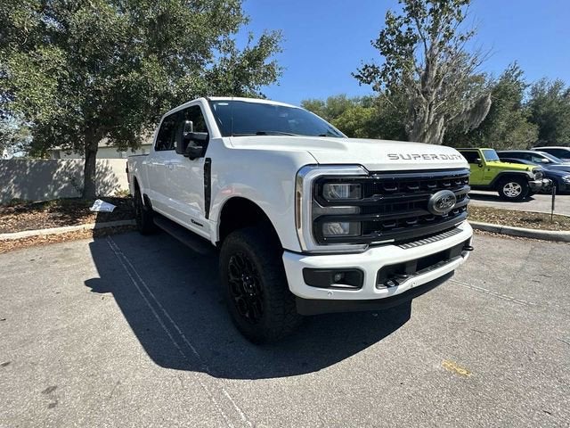 Ford F-250 LARIAT 2024