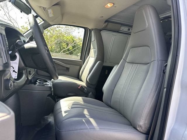 Chevrolet Express Cargo WT 2026