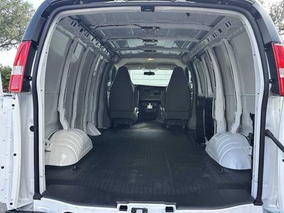 Chevrolet Express Cargo WT 2026