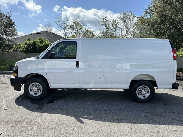 Chevrolet Express Cargo WT 2026