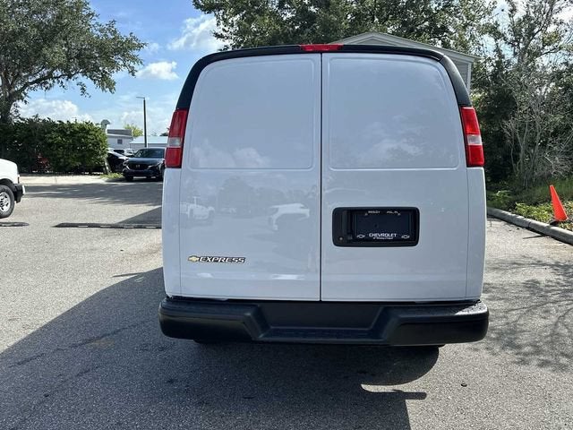 Chevrolet Express Cargo WT 2026