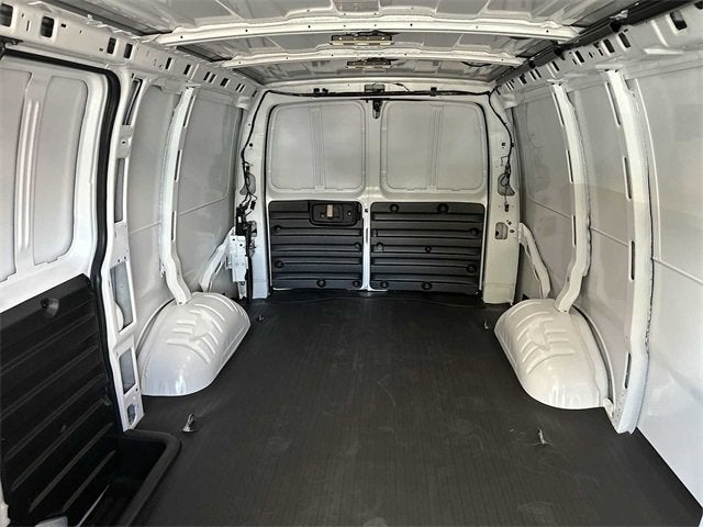 Chevrolet Express Cargo 2500 WT 2026