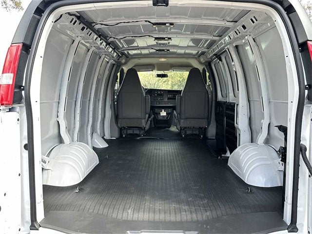 Chevrolet Express Cargo 2500 WT 2026