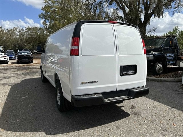 Chevrolet Express Cargo 2500 WT 2026