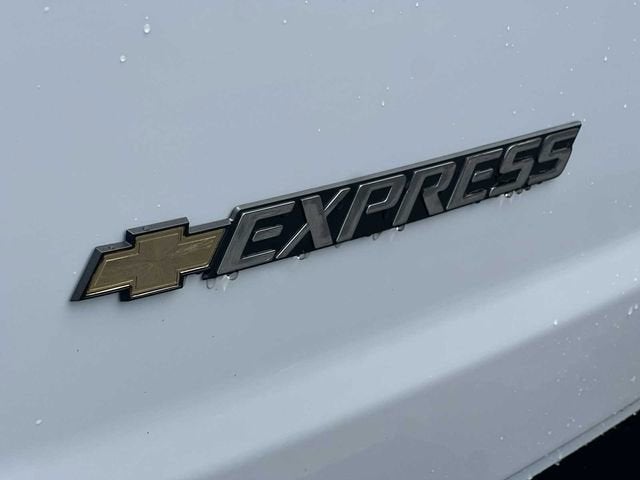 Chevrolet Express Cargo WT 2026