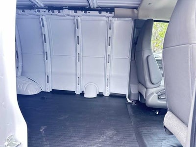 Chevrolet Express Cargo WT 2026