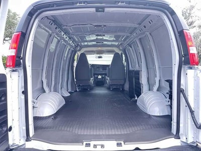 Chevrolet Express Cargo WT 2026