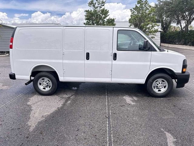 Chevrolet Express Cargo WT 2026