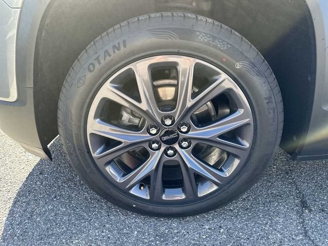 GMC Acadia SLE 2023